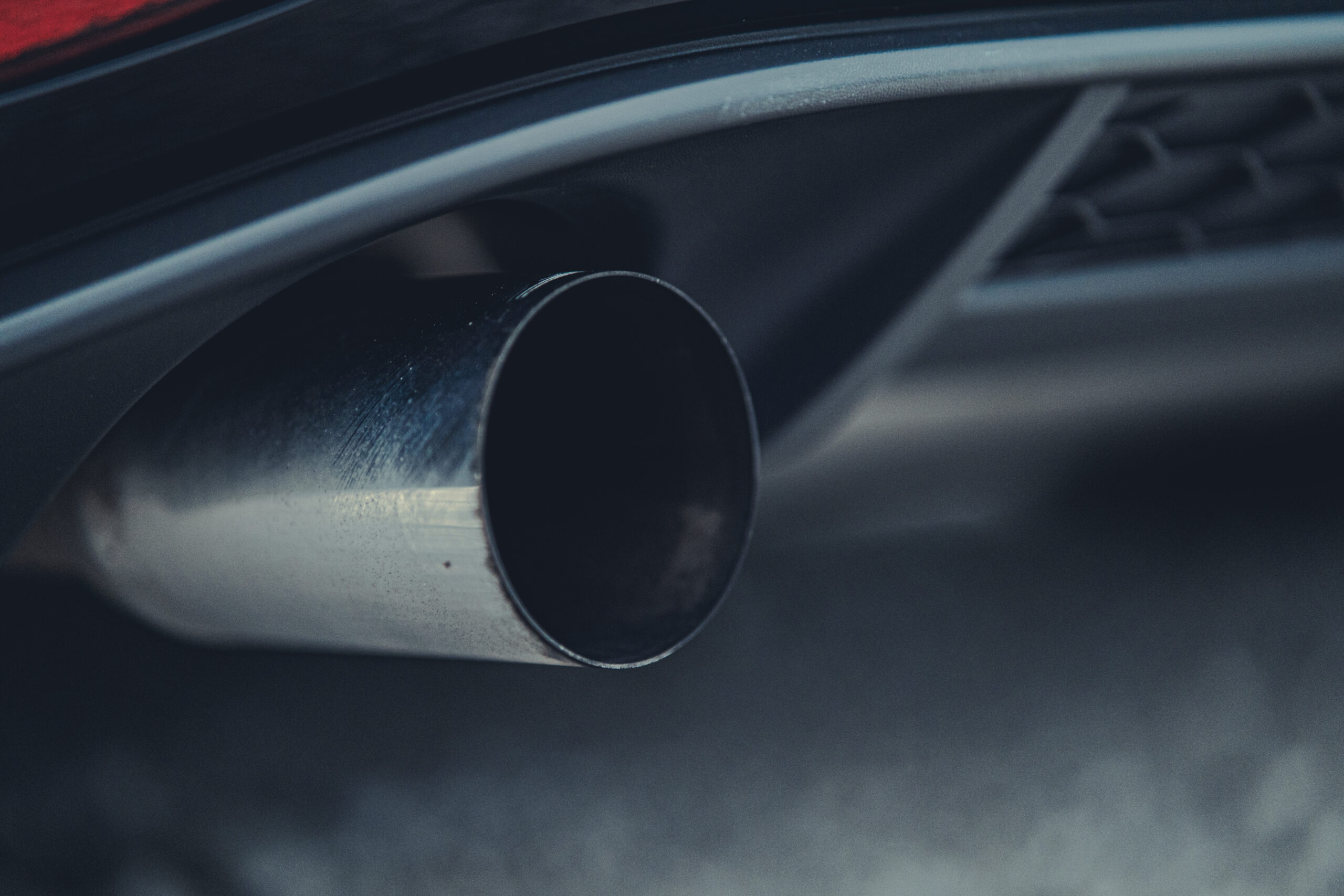 Низька потужність двигуна та чорний дим із вихлопної труби: як розпізнати проблеми з турбокомпресором