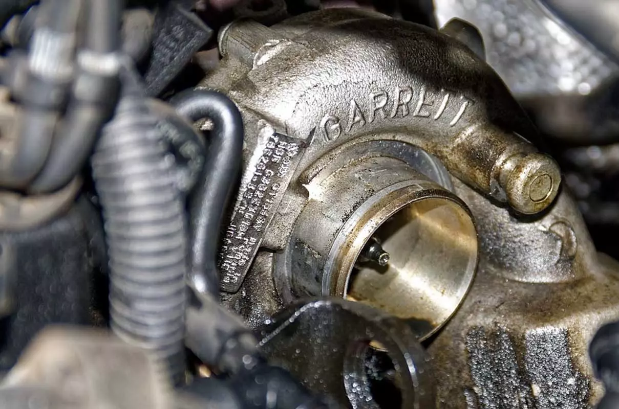 Чи можна їздити, якщо турбіна жене олію? Наслідки та рекомендації | RC Turbo